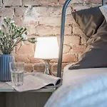 Lion Apartments - Silver